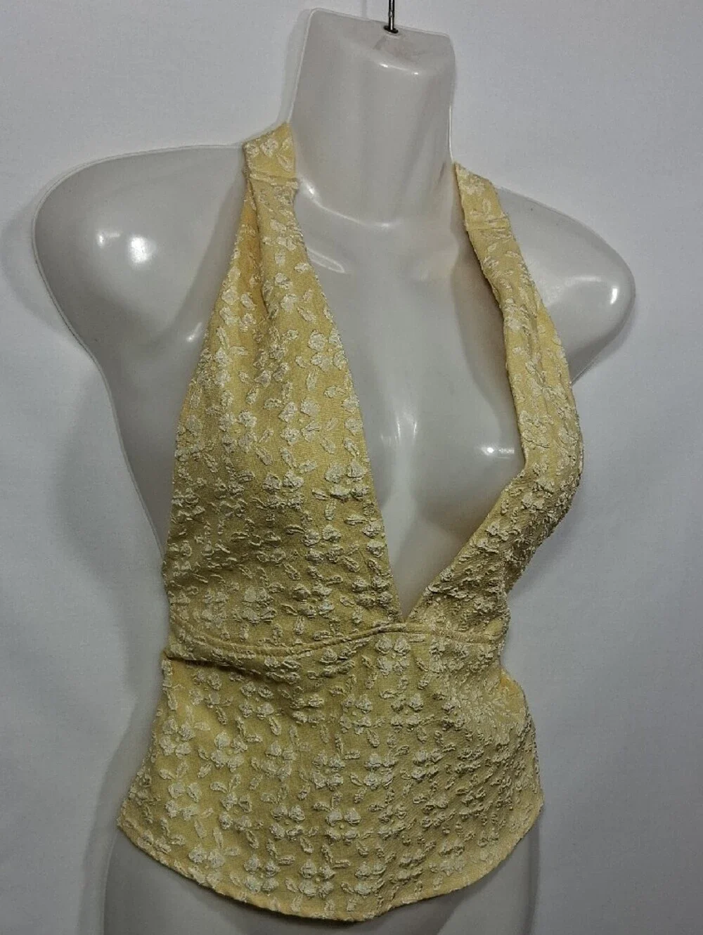 POÉSELLE Yellow Textured Halter Top - Picture 2 of 5